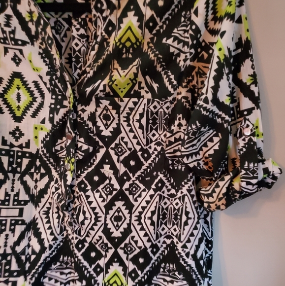 Fashion Web Blouse - Picture 6 of 10